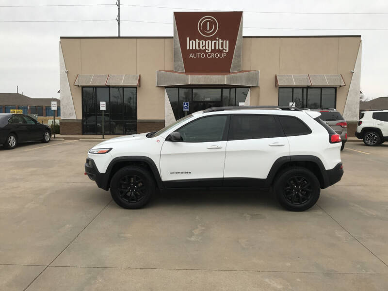 2015 Jeep Cherokee for sale at Integrity Auto Group in Wichita KS