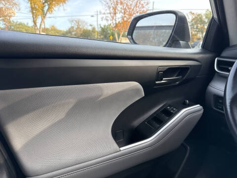 2021 Toyota Highlander Hybrid LE