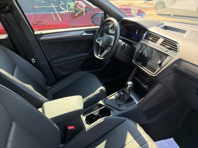 2023 Volkswagen Tiguan SE R-Line Black