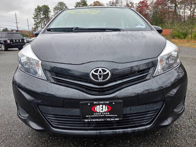 2012 Toyota Yaris 5-Door LE
