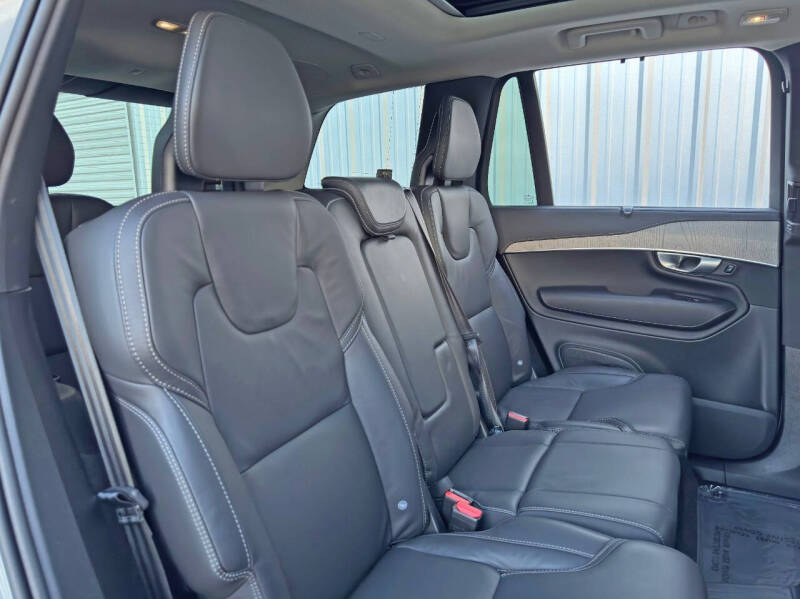 2024 Volvo XC90 Recharge T8 Ultimate Bright Theme 7P