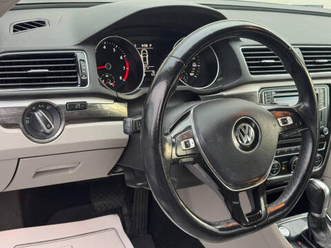 2016 Volkswagen Passat 1.8T SE