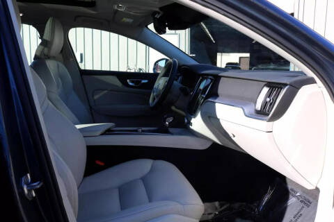 2020 Volvo V60 T5 Momentum