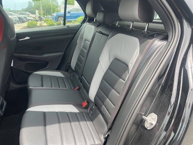 2025 Volkswagen Golf GTI SE