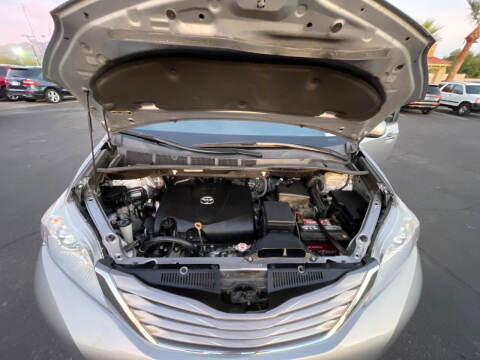 2017 Toyota Sienna XLE 8-Passenger