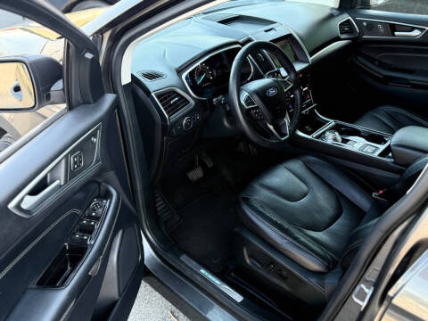 2020 Ford Edge Titanium