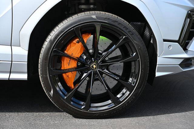 2023 Lamborghini Urus S