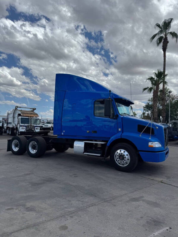 2012 Volvo VNL Super Singles