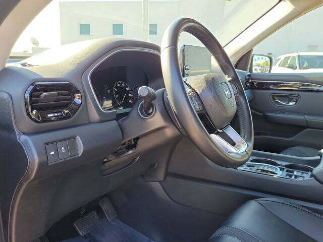 2023 Honda Pilot EX-L w/Rear Captain's Chairs