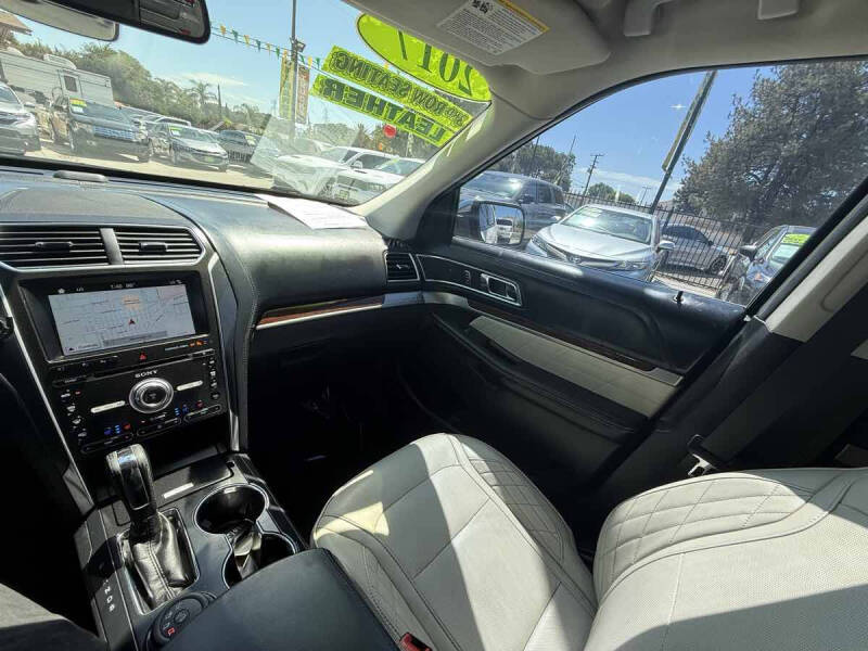 2017 Ford Explorer Platinum