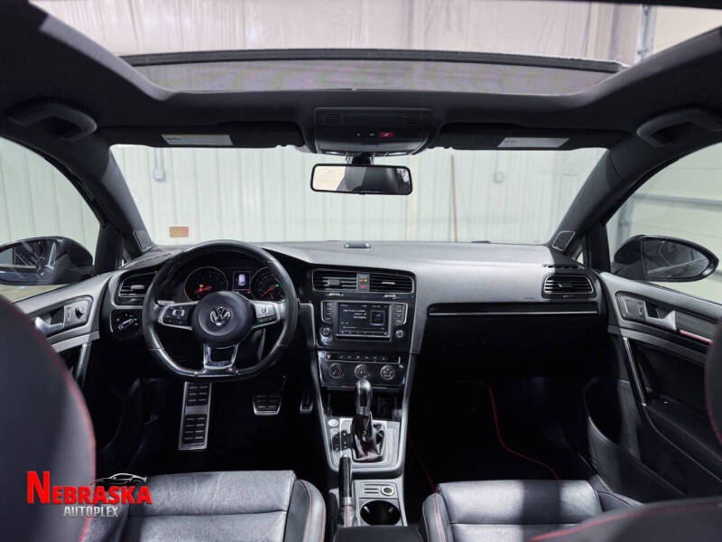 2017 Volkswagen Golf GTI SE