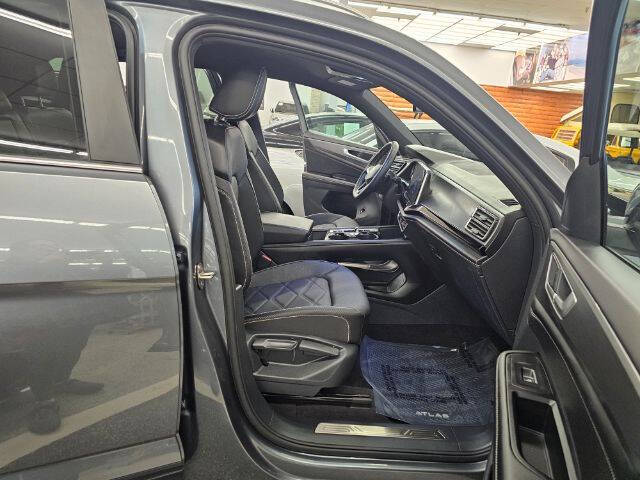 2024 Volkswagen Atlas Cross Sport SE 4Motion