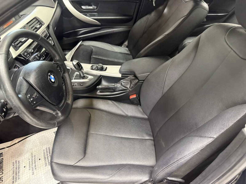 2017 BMW 3 Series 320i