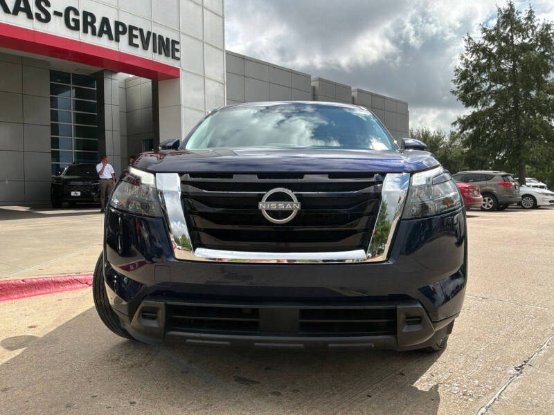 2025 Nissan Pathfinder SV