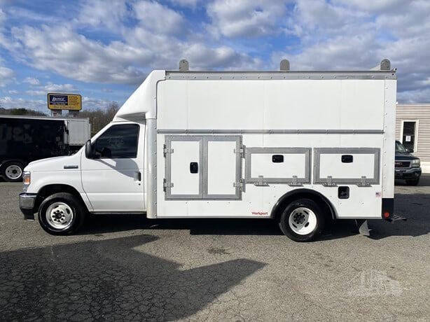 2024 Ford E-Series E-350 SD