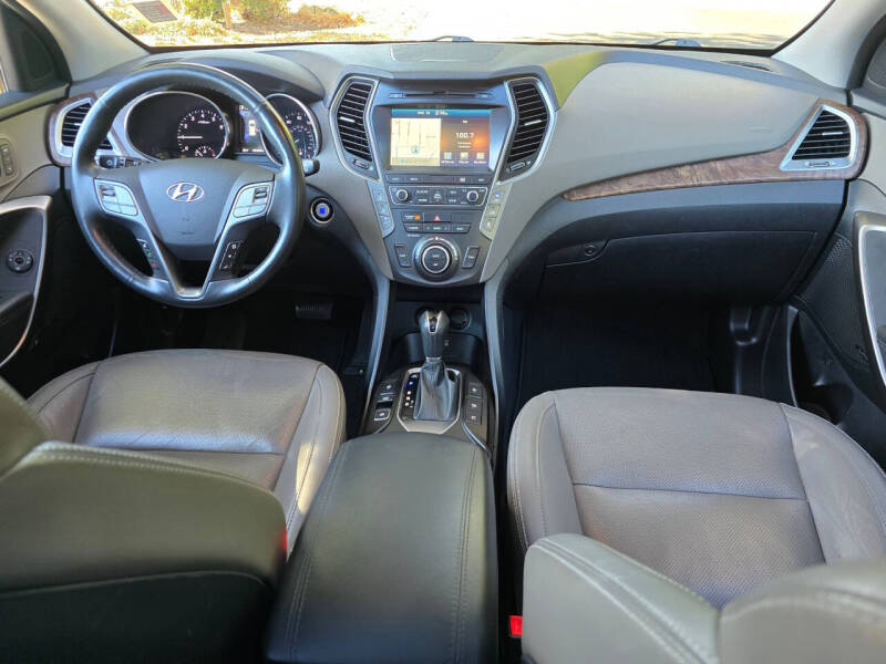 2017 Hyundai Santa Fe Limited Ultimate