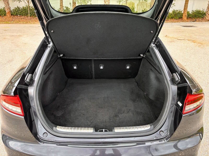 2022 Kia Stinger GT1