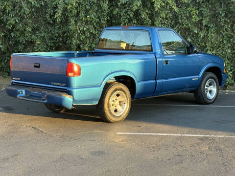 2000 Chevrolet S-10 LS