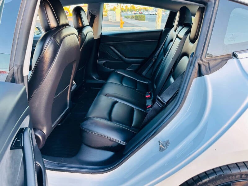 2019 Tesla Model 3 Base photo 22