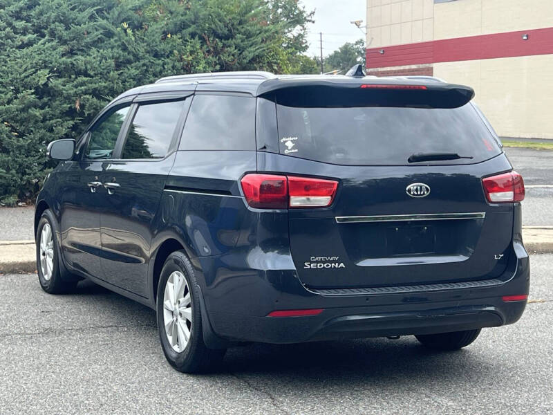 2015 Kia Sedona LX
