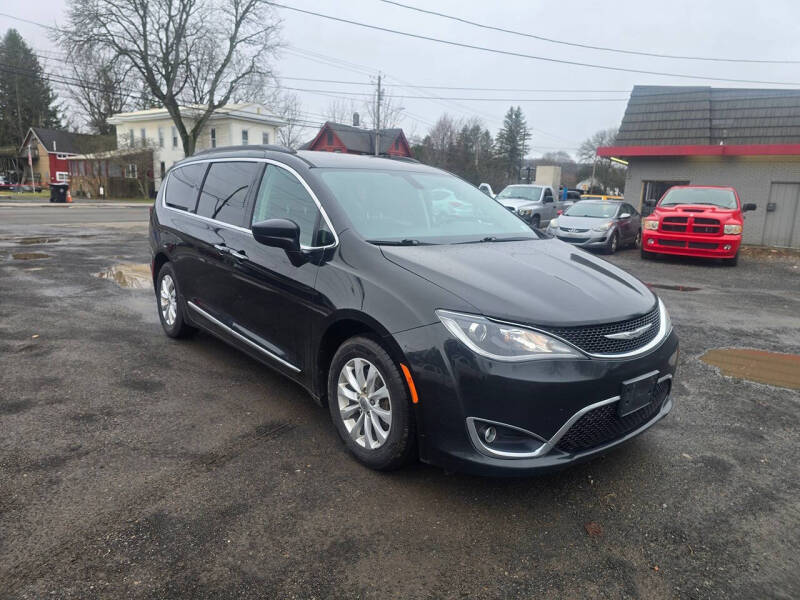 2017 Chrysler Pacifica Touring-L