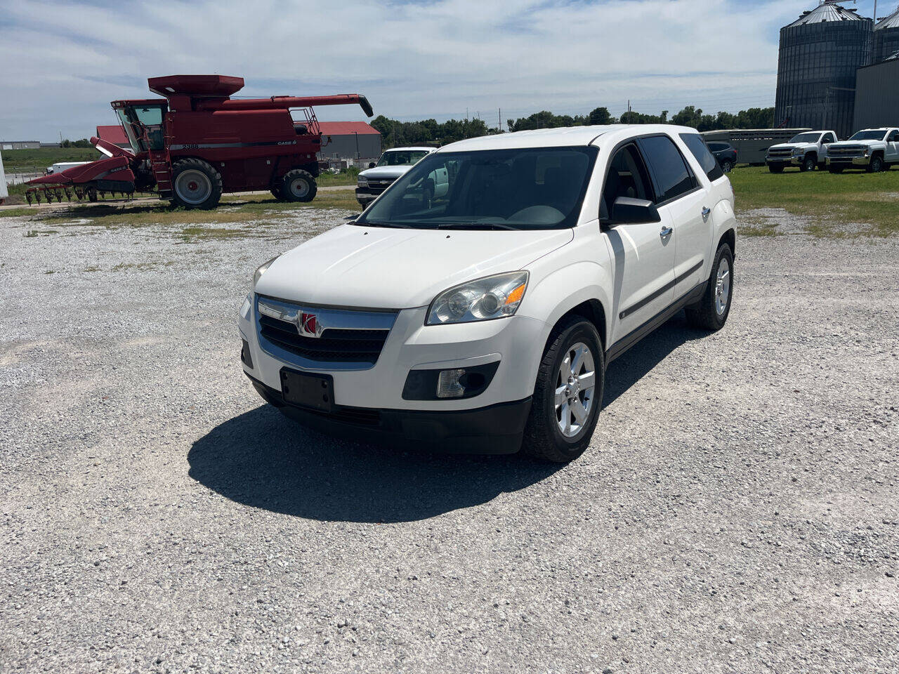White 2009 Saturn Outlook XE AWD XE 4dr SUV 2