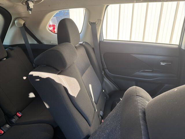 2014 Mitsubishi Outlander ES