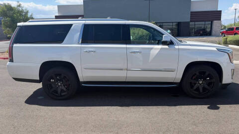 2018 Cadillac Escalade ESV Luxury