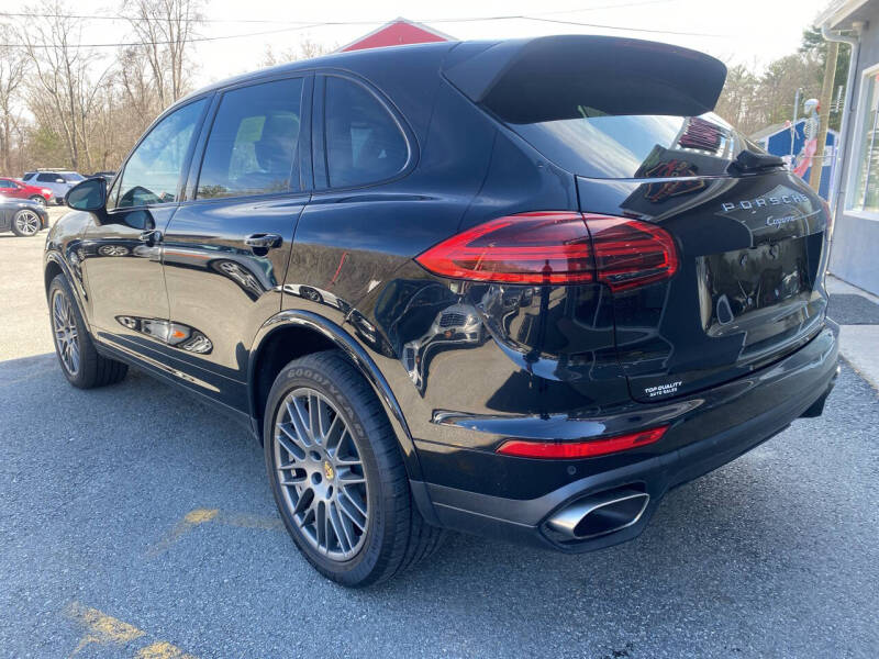 2017 Porsche Cayenne Platinum Edition