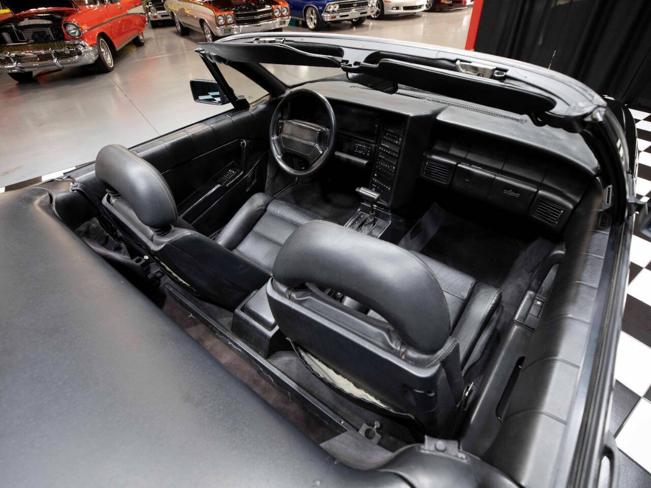 1992 Cadillac Allante 30