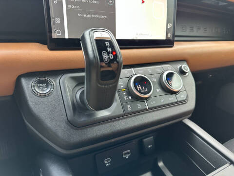 2023 Land Rover Defender 130 X-Dynamic SE