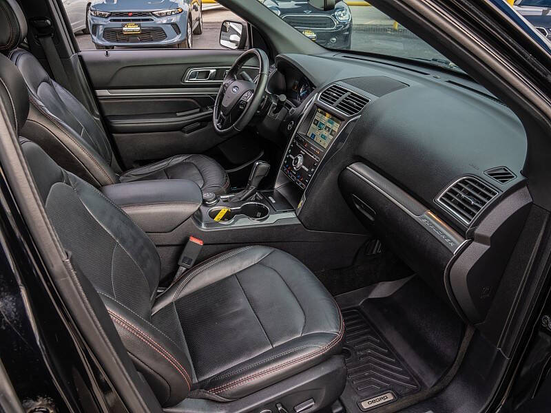 2017 Ford Explorer Sport