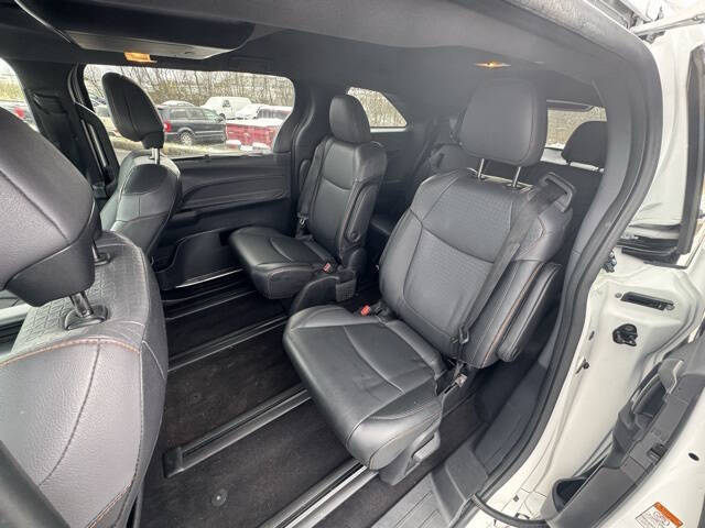 2022 Toyota Sienna XSE 7-Passenger