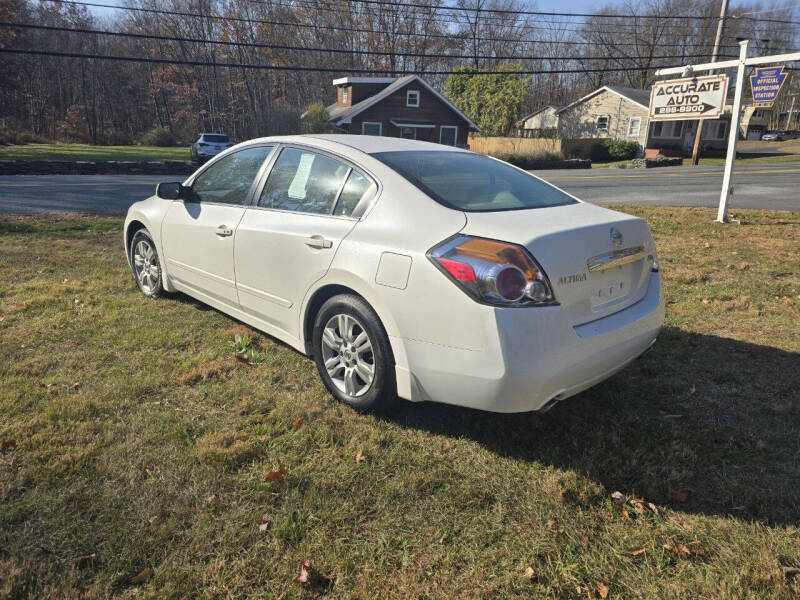 2010 Nissan Altima S photo 3