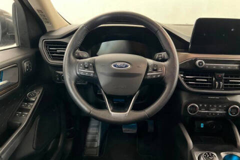 2020 Ford Escape Hybrid Titanium