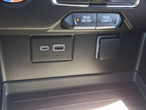 2023 GMC Yukon SLE