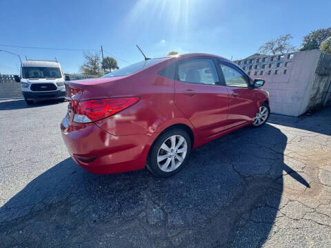 2012 Hyundai Accent GLS