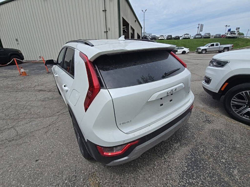 2024 Kia Niro EX