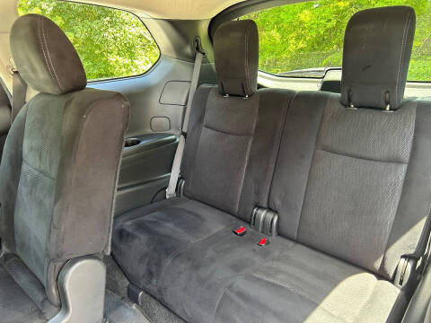 2015 Nissan Pathfinder SV