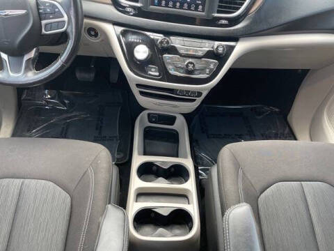 2021 Chrysler Voyager LX