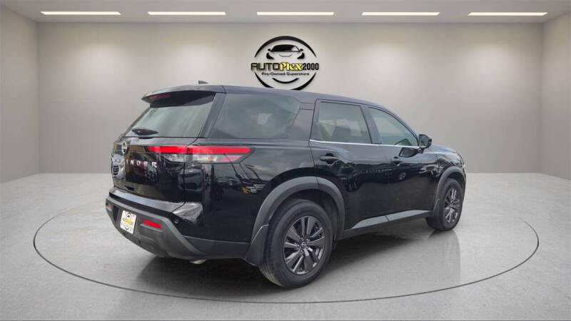 2022 Nissan Pathfinder S