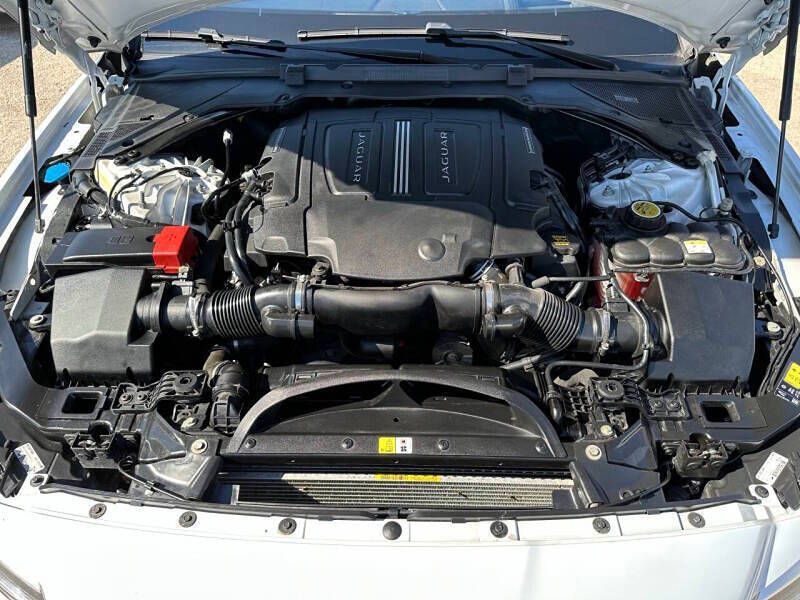 2016 Jaguar XF R-Sport