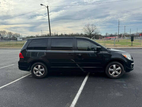 2011 Volkswagen Routan SE