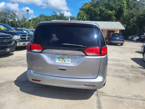 2017 Chrysler Pacifica Touring