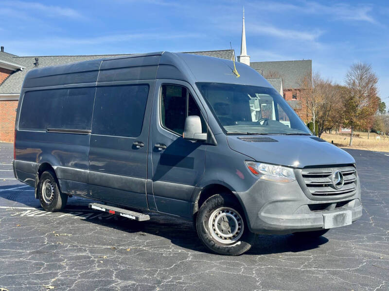 2019 Mercedes-Benz Sprinter Crew Van Base's photo