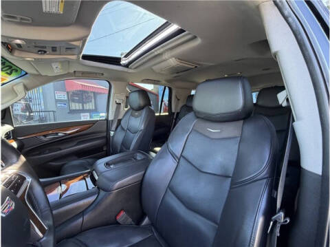 2017 Cadillac Escalade Luxury