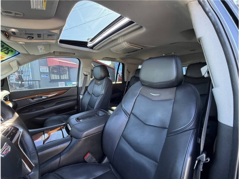 2017 Cadillac Escalade Luxury