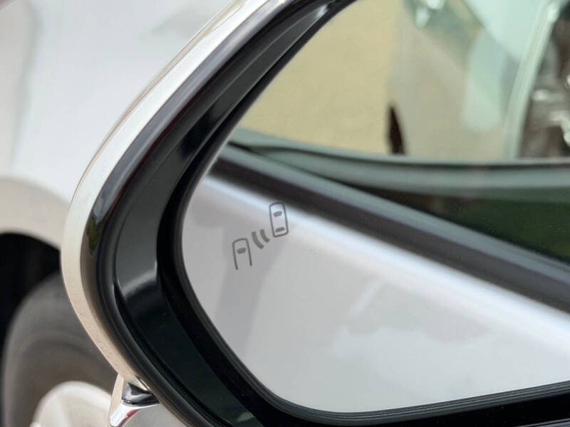 2019 Toyota Prius LE