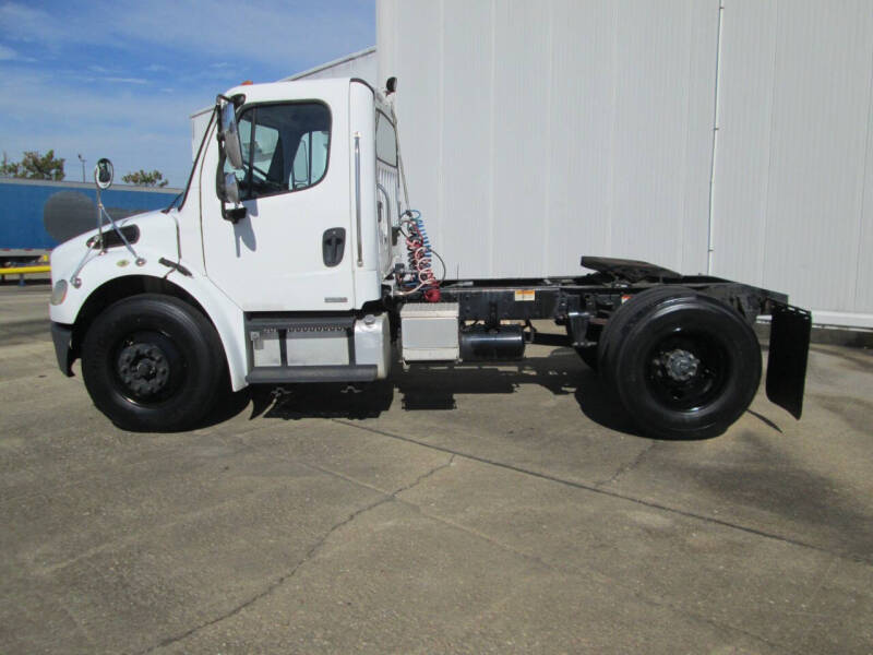 2007 Freightliner Business class M2