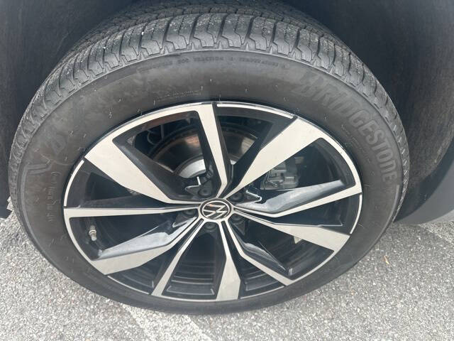 2024 Volkswagen Atlas Cross Sport SEL Premium R-Line 4Motion